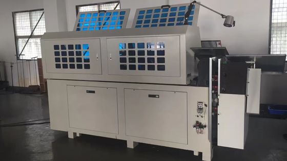 Fio automático do controle de computador que forma o uso de enrolamento conveniente da linha central da máquina 10