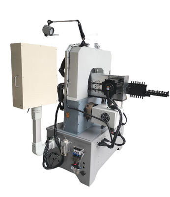 Máquina de fabricação de molas de molas CNC 1.0-4.0mm Máquina de enrolamento de molas de molas com motor Sanyo Servo