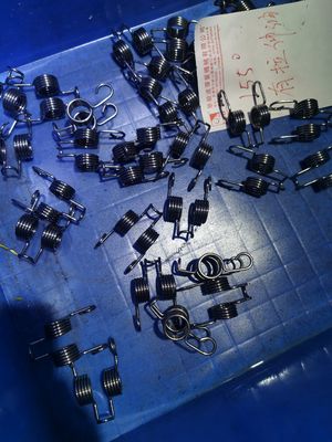 Fio da máquina da mola do CNC do controlador de 3 linhas centrais que forma sistemas do dobrador da mola