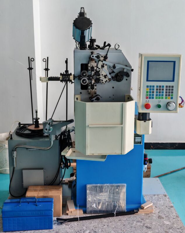 Multi funcional da máquina automática fácil da mola da operação com o painel de controle de 5,7 polegadas