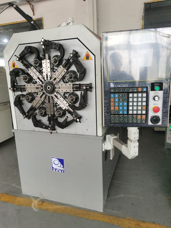Máquina de moldagem de molas rotativas de arame cam de 4 mm com máquina de molas CNC giratória